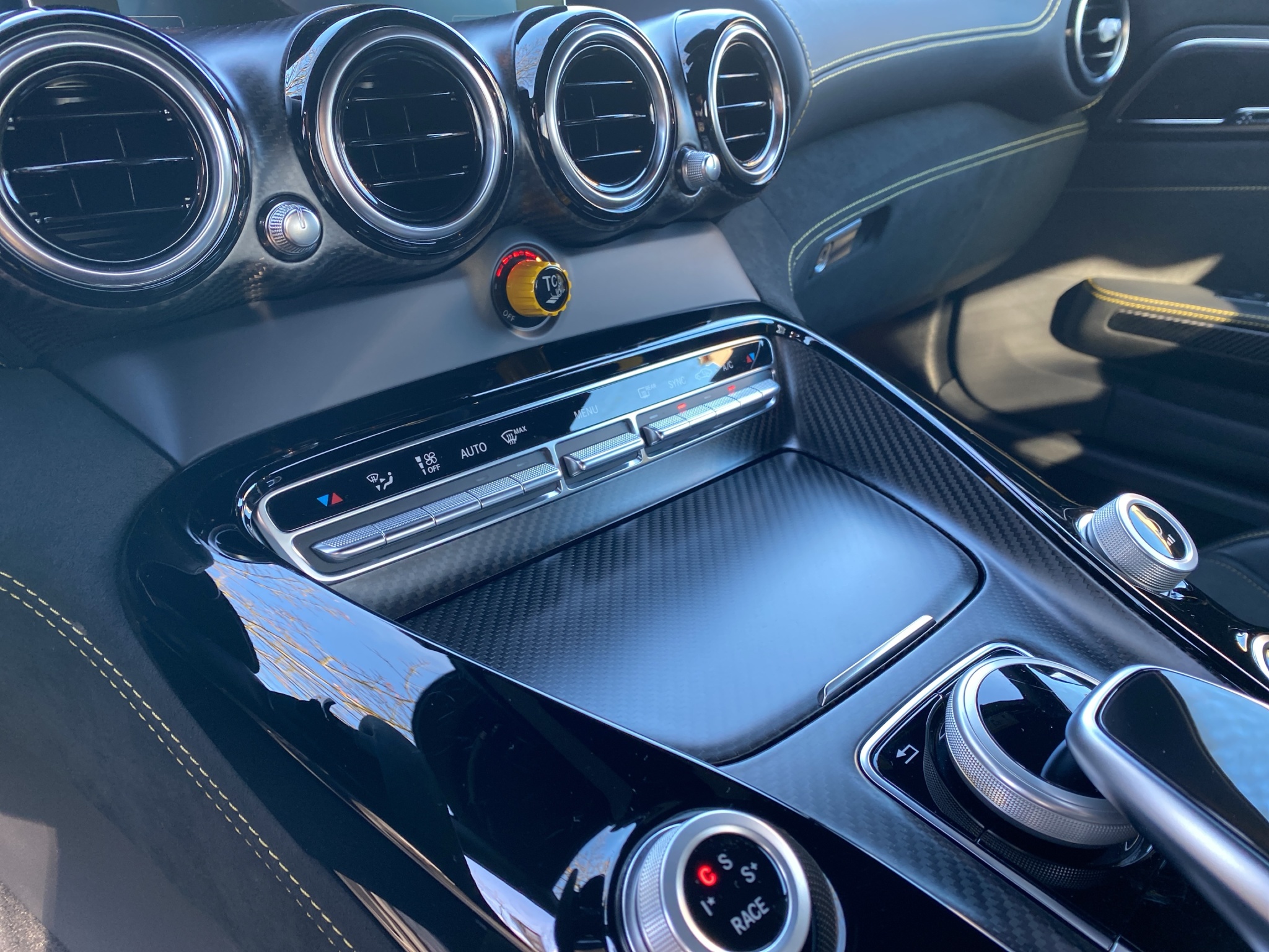 1db73321-8951-433b-b129-a86f6a5e9a35