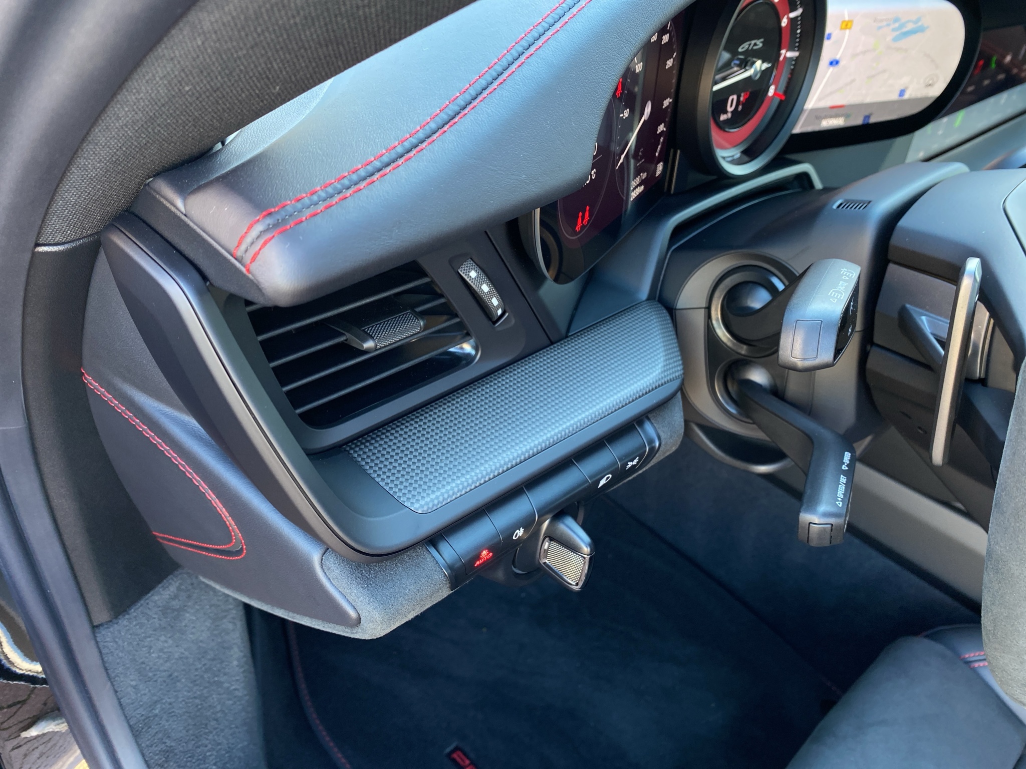 2fbb6ac6-2008-4d96-a53e-f6f339c2de88