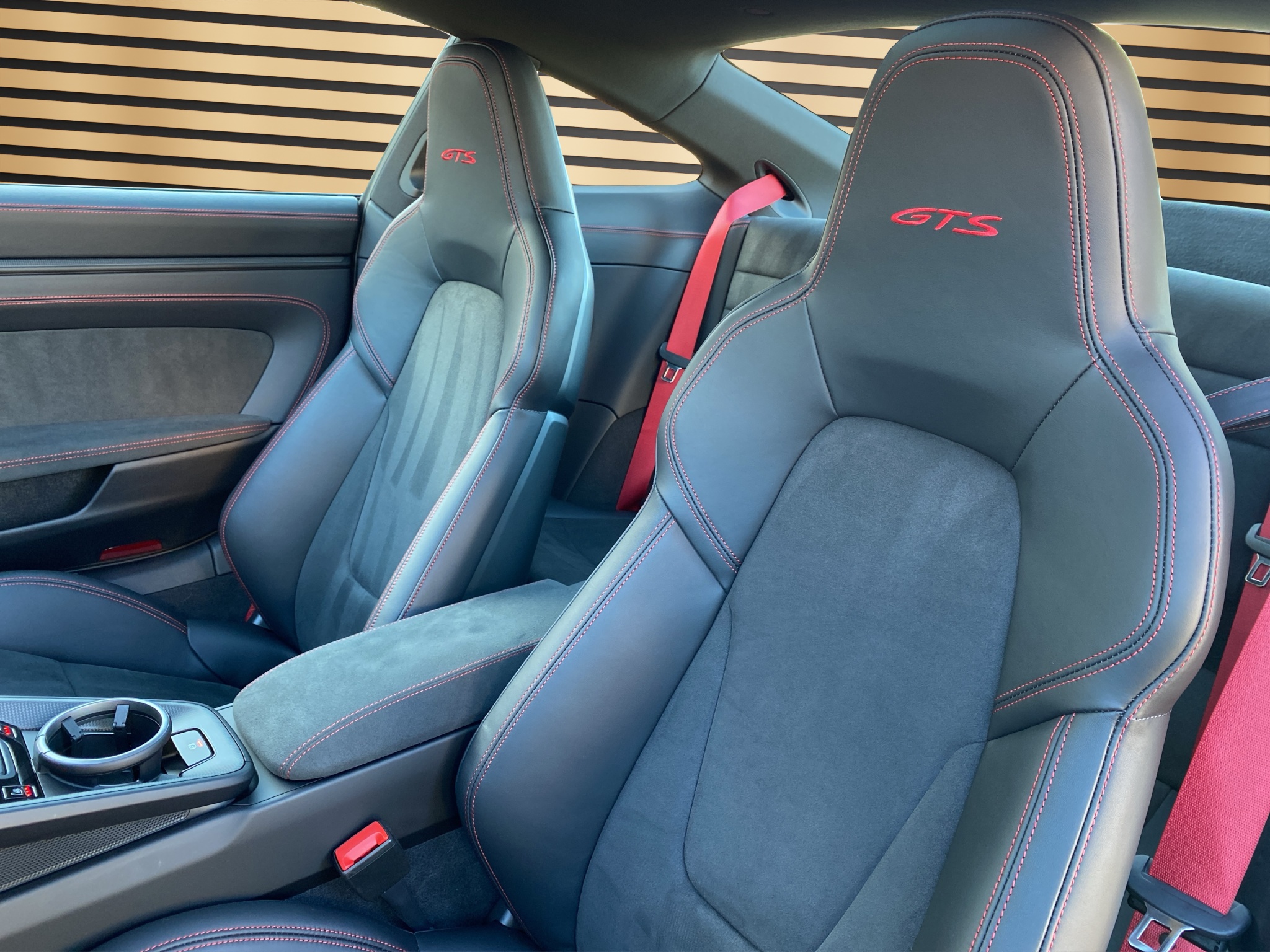 3f31320b-52de-4c4d-9037-7aeb1cb9c69e