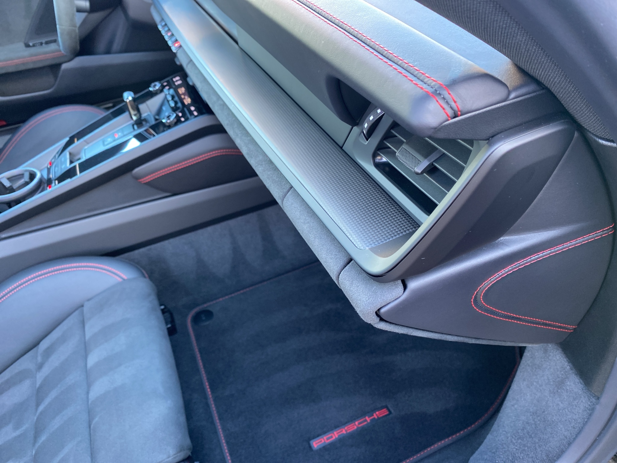 e9abcbfe-80dd-4c86-b725-763a44cf7fb8