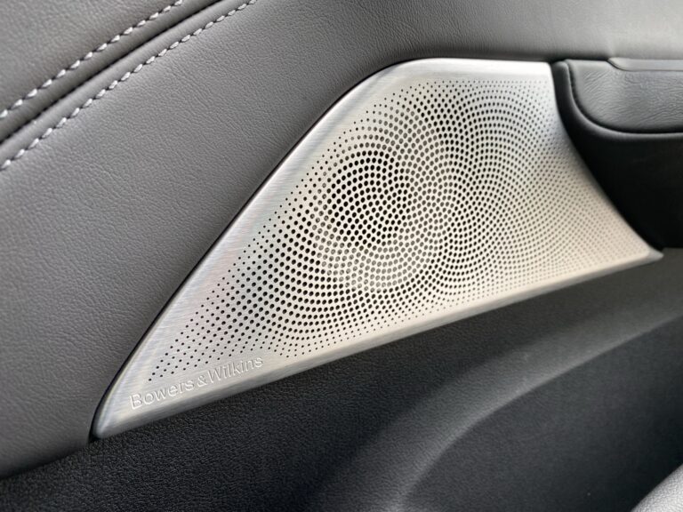 fedfbc11-48fc-47b8-8341-e3aff52d1f3d